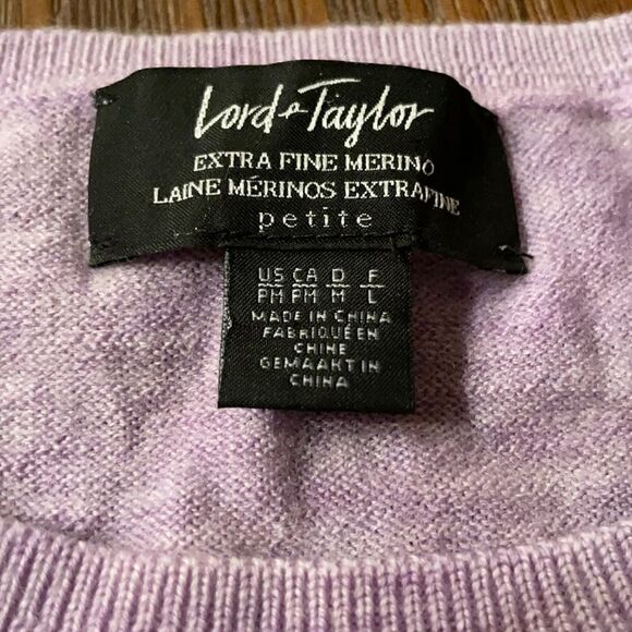 Lord & Taylor Extra Fine Merino Wool Sweater Size Medium Petite - Picture 6 of 7